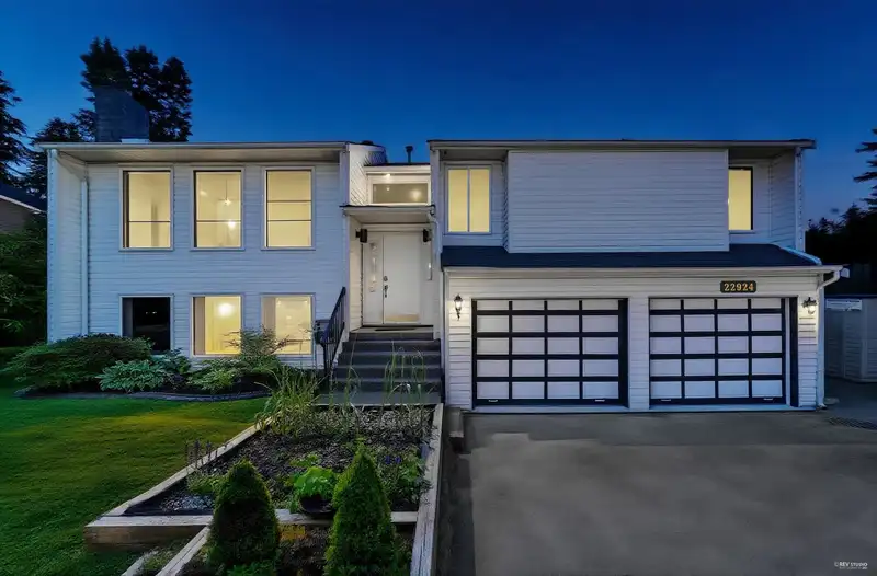 22924 88 AVENUE - photo 1 of 39