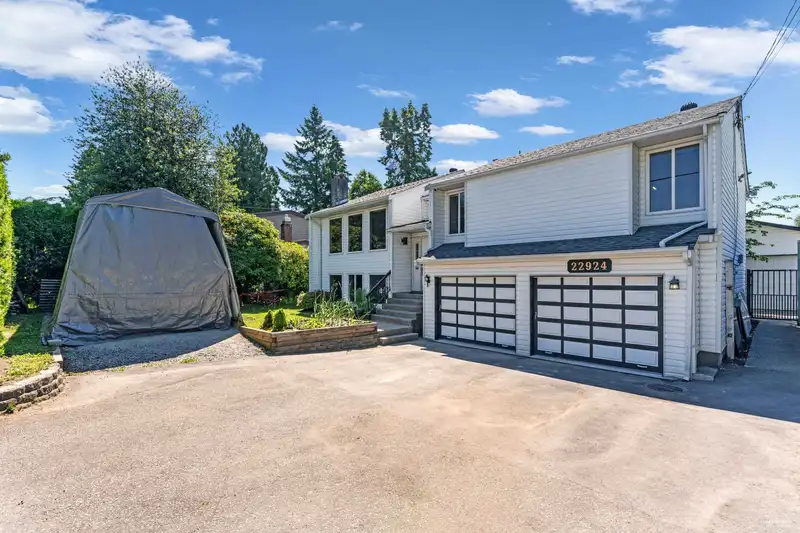 22924 88 AVENUE - photo 3 of 39