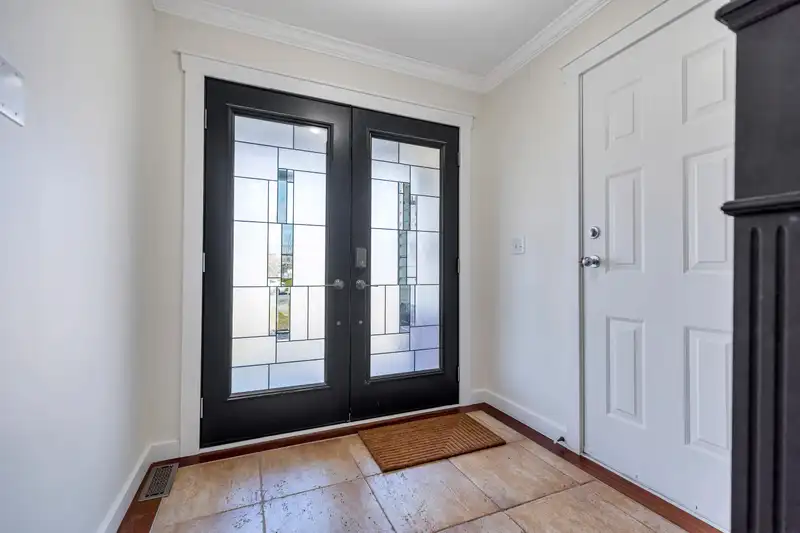 21720 50 AVENUE - photo 4 of 40
