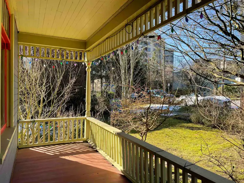 510 THIRD AVENUE - photo 2 of 5