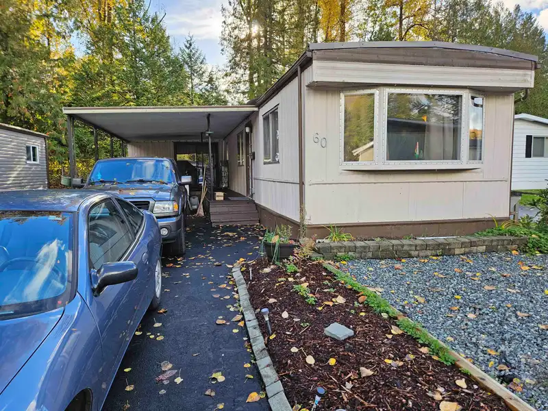 60 8220 KING GEORGE BOULEVARD - photo 3 of 16