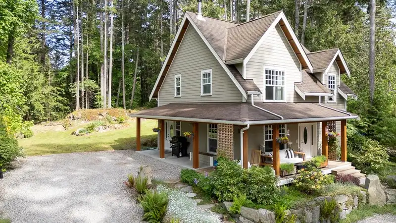 5626 CURRAN ROAD - photo 3 of 40