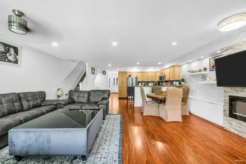 132 12040 68 AVENUE - photo 4 of 16