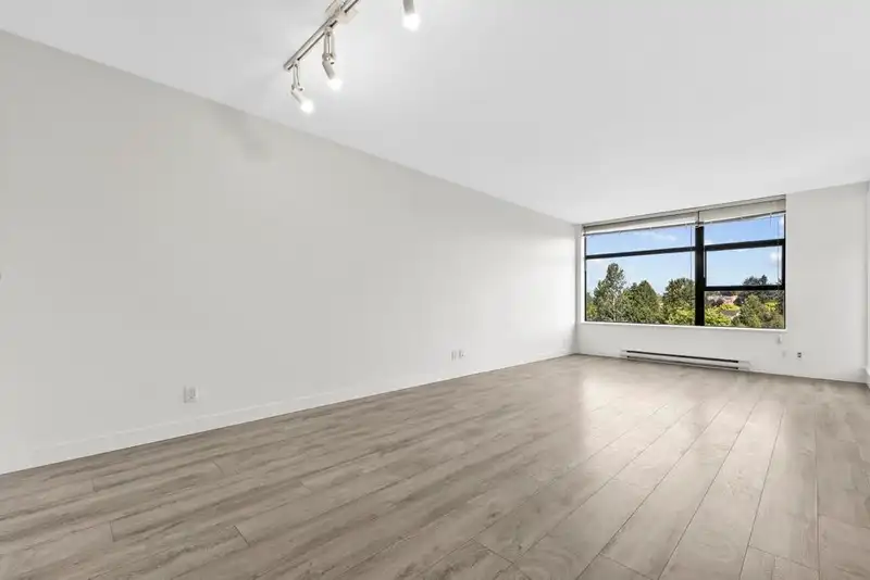 808 5380 OBEN STREET - photo 2 of 31