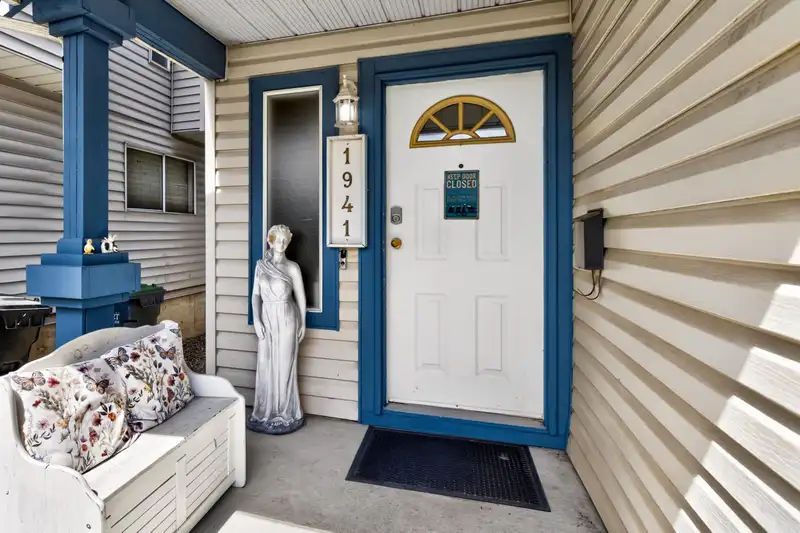 1941 LANGAN AVENUE - photo 3 of 40