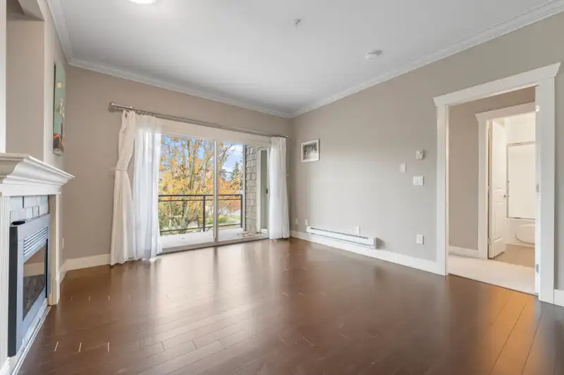 210 15368 17A AVENUE - photo 4 of 21