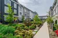 81 8438 207A STREET - thumbnail 35