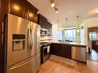 621 8067 207 STREET - thumbnail 1