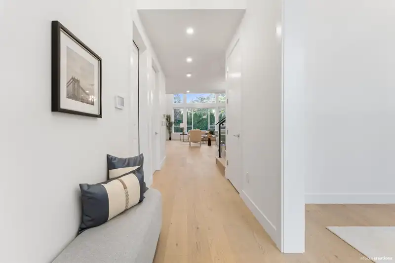 5754 16A AVENUE - photo 4 of 32