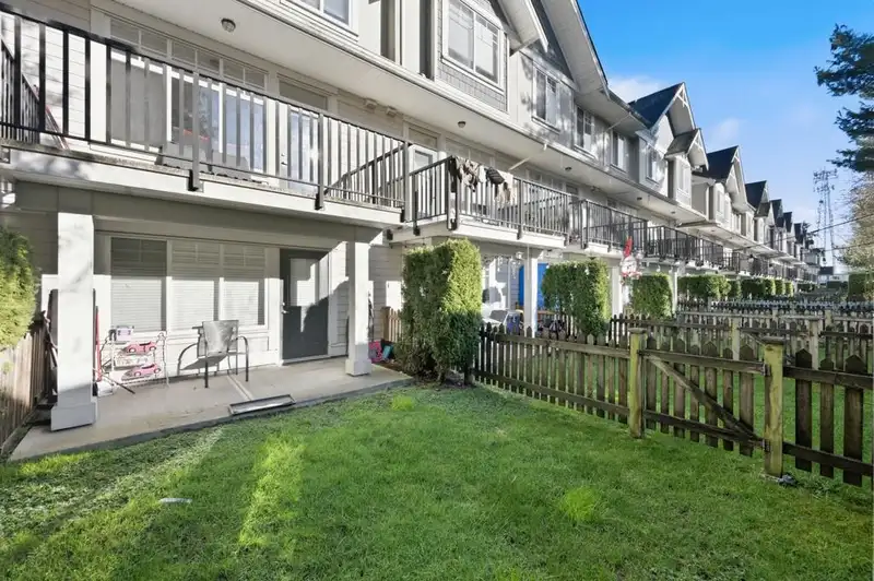 29 12775 63 AVENUE - photo 2 of 31