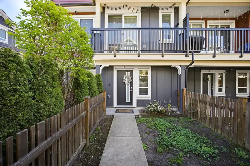 31 430 DUNCAN STREET - photo 2 of 34
