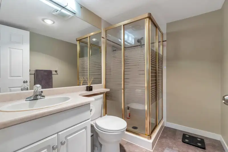 203 19835 64 AVENUE - photo 2 of 29