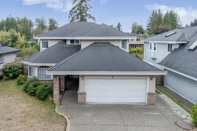 15482 112 AVENUE - photo 1 of 38