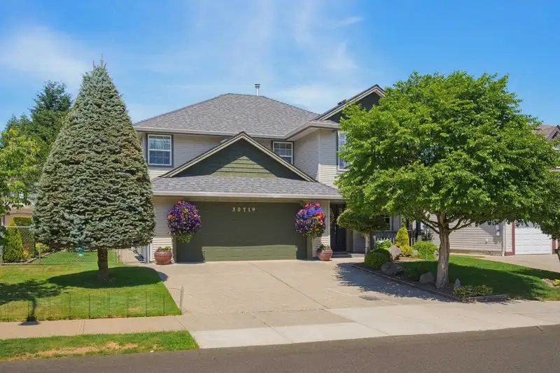 30719 CRESTVIEW AVENUE - photo 1 of 40