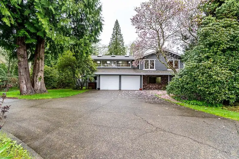 17379 21A AVENUE - photo 2 of 40