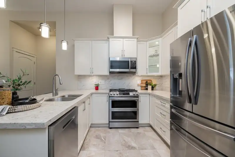 609 20325 85 AVENUE - photo 4 of 40
