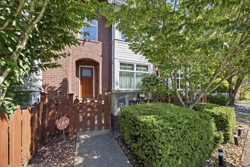 225 SALTER STREET - photo 1 of 39