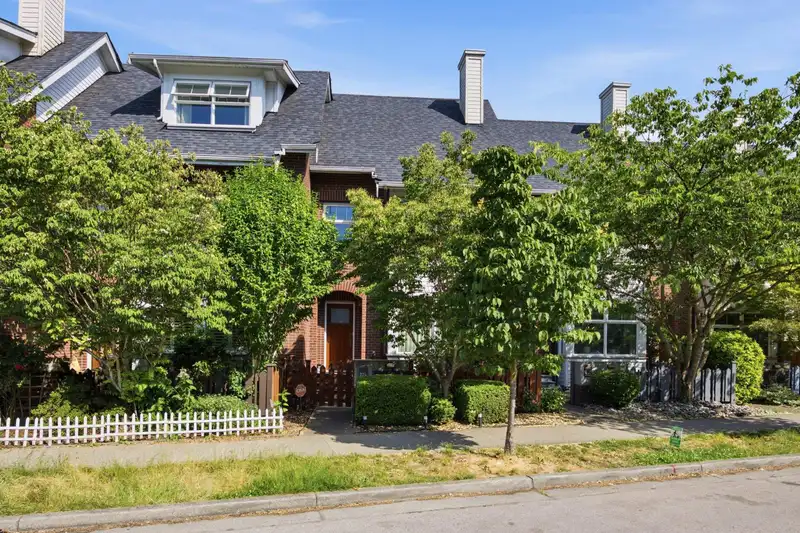 225 SALTER STREET - photo 2 of 39
