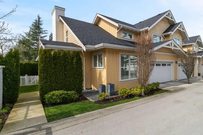 48 22057 49 AVENUE - photo 2 of 34