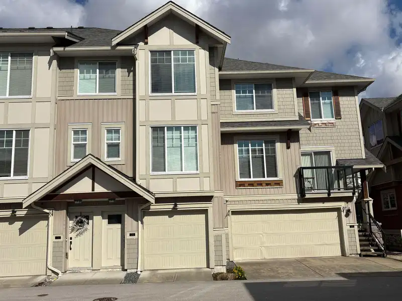 26 20498 82 AVENUE - photo 1 of 17
