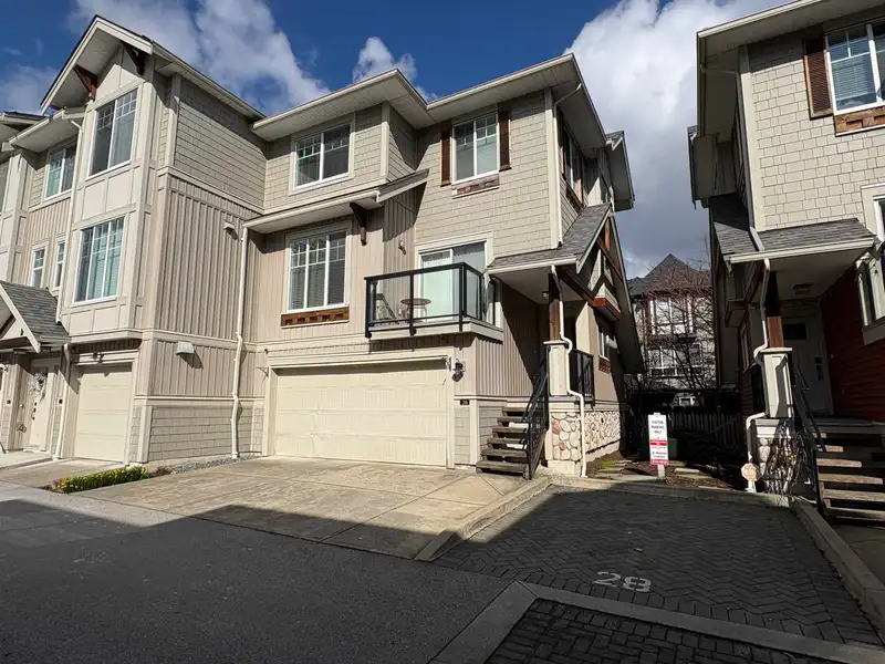 26 20498 82 AVENUE - photo 2 of 17