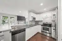 506 301 MAUDE ROAD - thumbnail 1