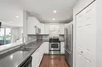 506 301 MAUDE ROAD - thumbnail 3