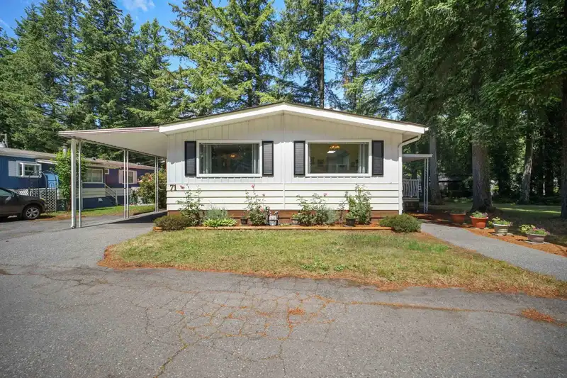 71 20071 24 AVENUE - photo 2 of 26