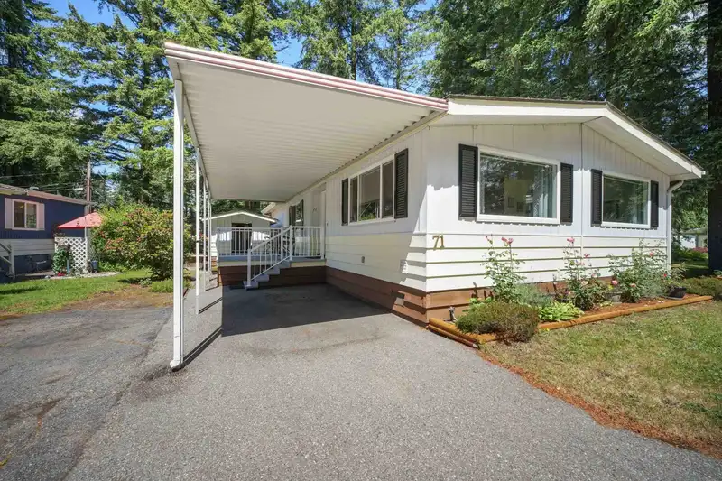 71 20071 24 AVENUE - photo 3 of 26