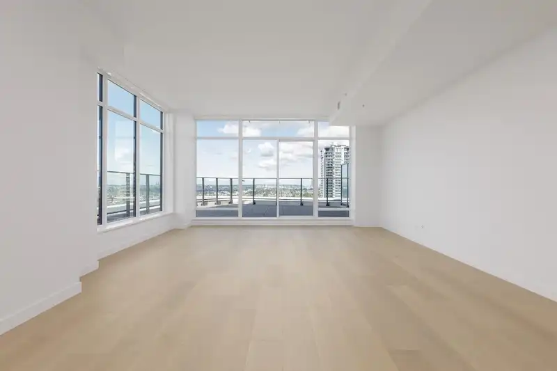 3901 2181 MADISON AVENUE - photo 3 of 30