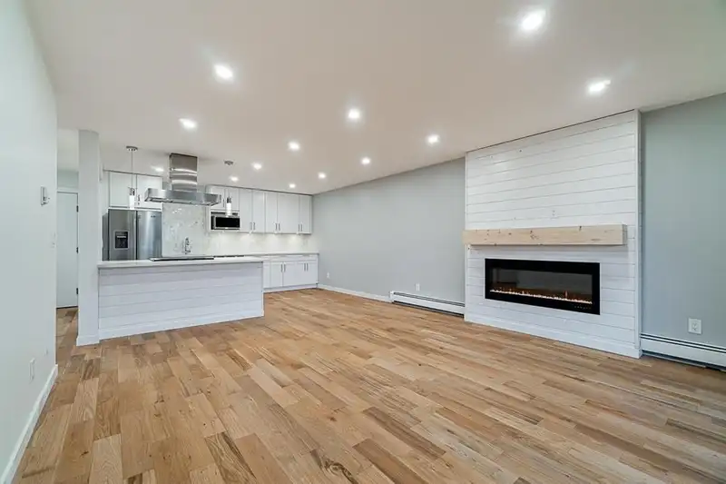 106 20460 54 AVENUE - photo 1 of 32