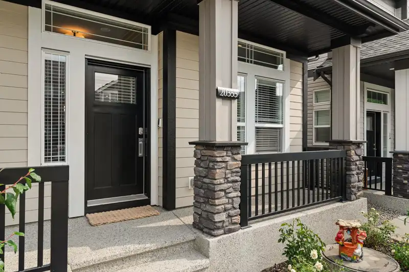 20355 82A AVENUE - photo 3 of 37