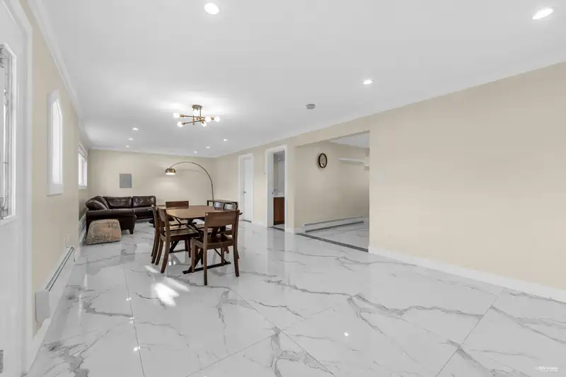 10771 ROSELEA CRESCENT - photo 4 of 40