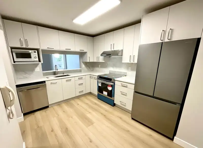 321 7453 MOFFATT ROAD - photo 2 of 37