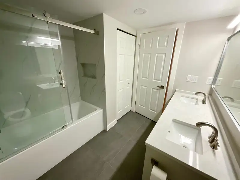 321 7453 MOFFATT ROAD - photo 3 of 37