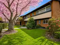 27 10011 SWINTON CRESCENT - thumbnail 2
