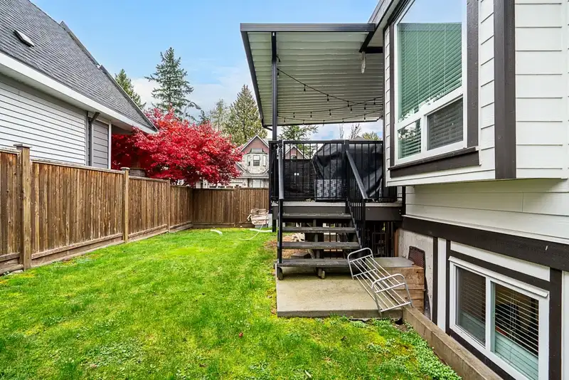 5832 140A PLACE - photo 4 of 5