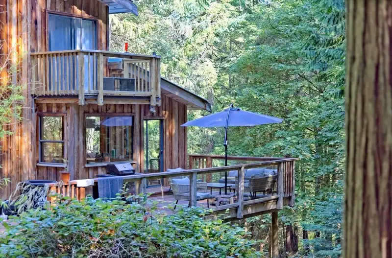 187 S WARBLER ROAD - photo 1 of 40