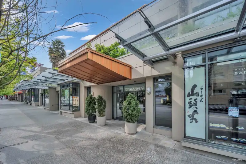 214 1688 ROBSON STREET - photo 2 of 22