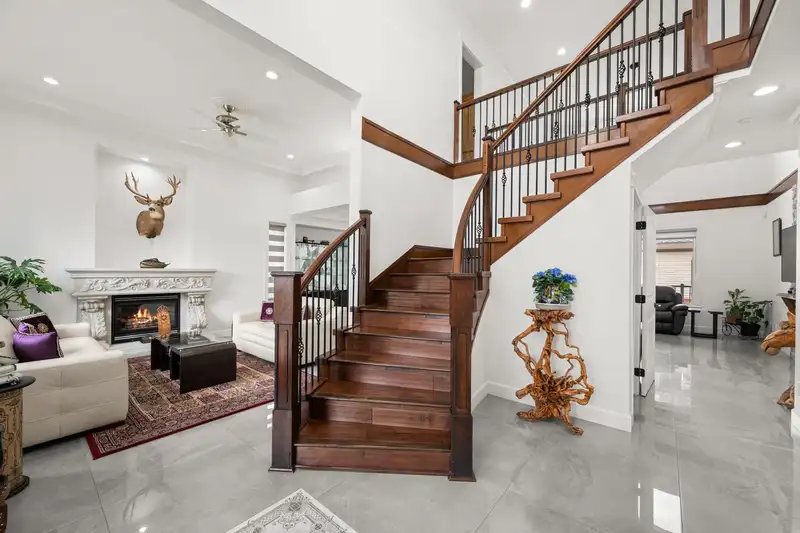 14444 82A AVENUE - photo 2 of 40