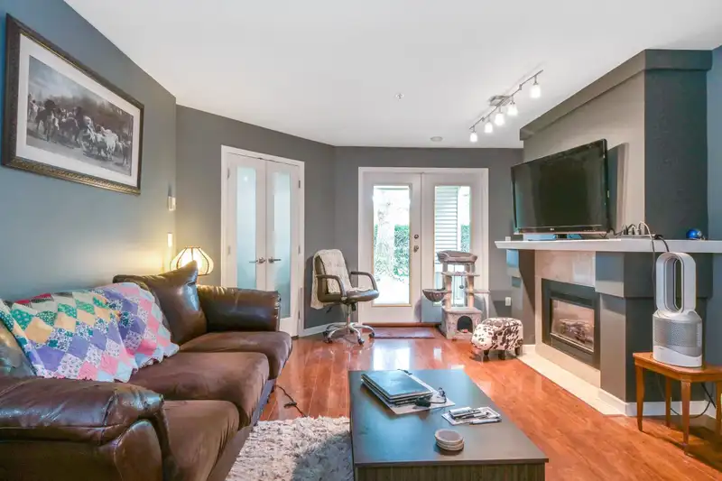 107 22015 48 AVENUE - photo 2 of 24