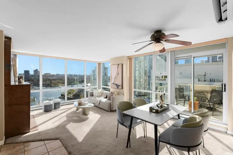 1703 1077 MARINASIDE CRESCENT - photo 3 of 31
