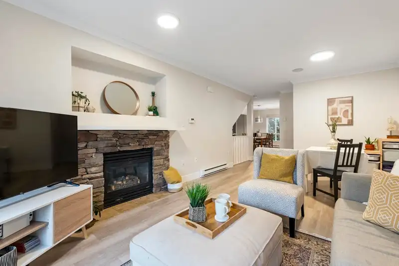 50 16388 85 AVENUE - photo 4 of 38