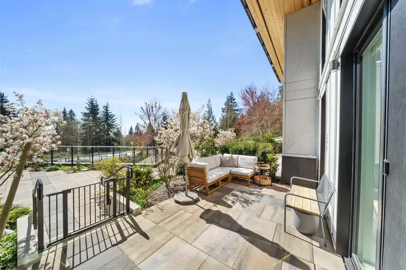 209 9888 UNIVERSITY CRESCENT - photo 3 of 40