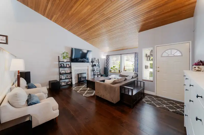 8034 138 STREET - photo 4 of 40