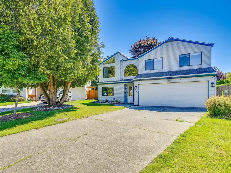 14084 17B AVENUE - photo 2 of 34