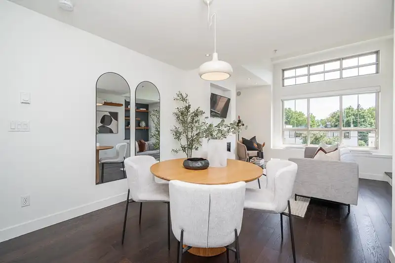 26 2375 W BROADWAY - photo 2 of 38
