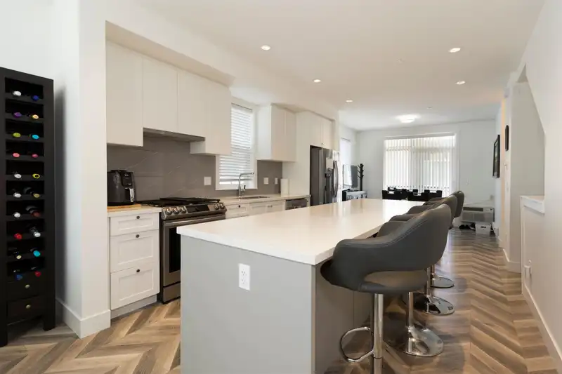 5 8161 201 STREET STREET - photo 1 of 30