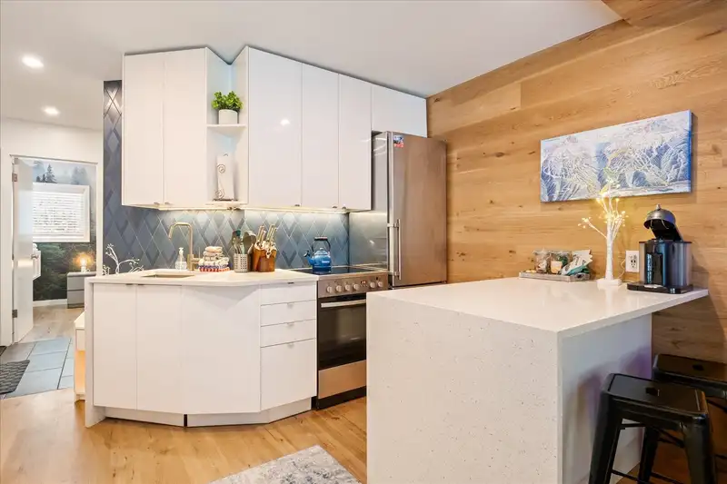 4 2170 SARAJEVO DRIVE - photo 3 of 11