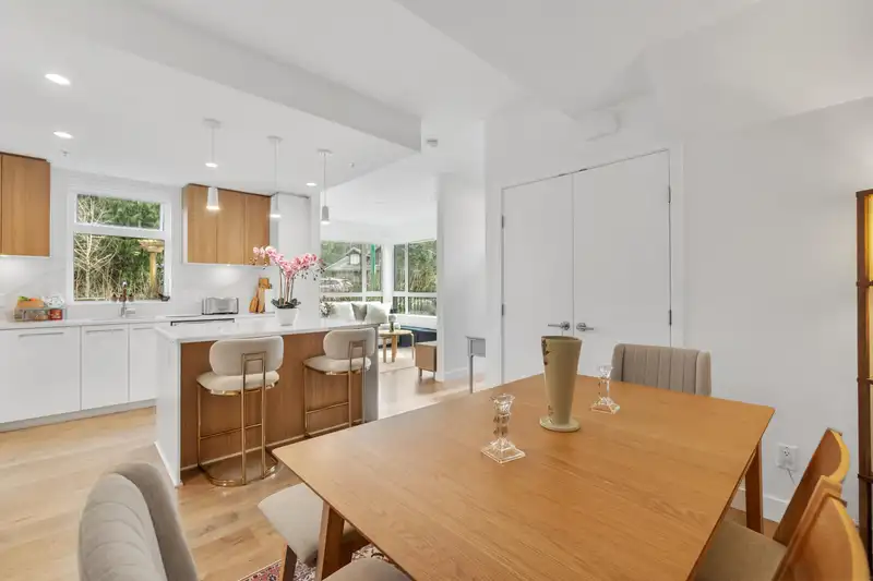 176 2035 GLENAIRE DRIVE - photo 1 of 36